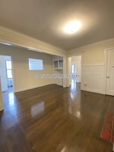 Fenway/kenmore Spacious 3 bed 1 bath with massive living room and private deck!! Boston - $5,495